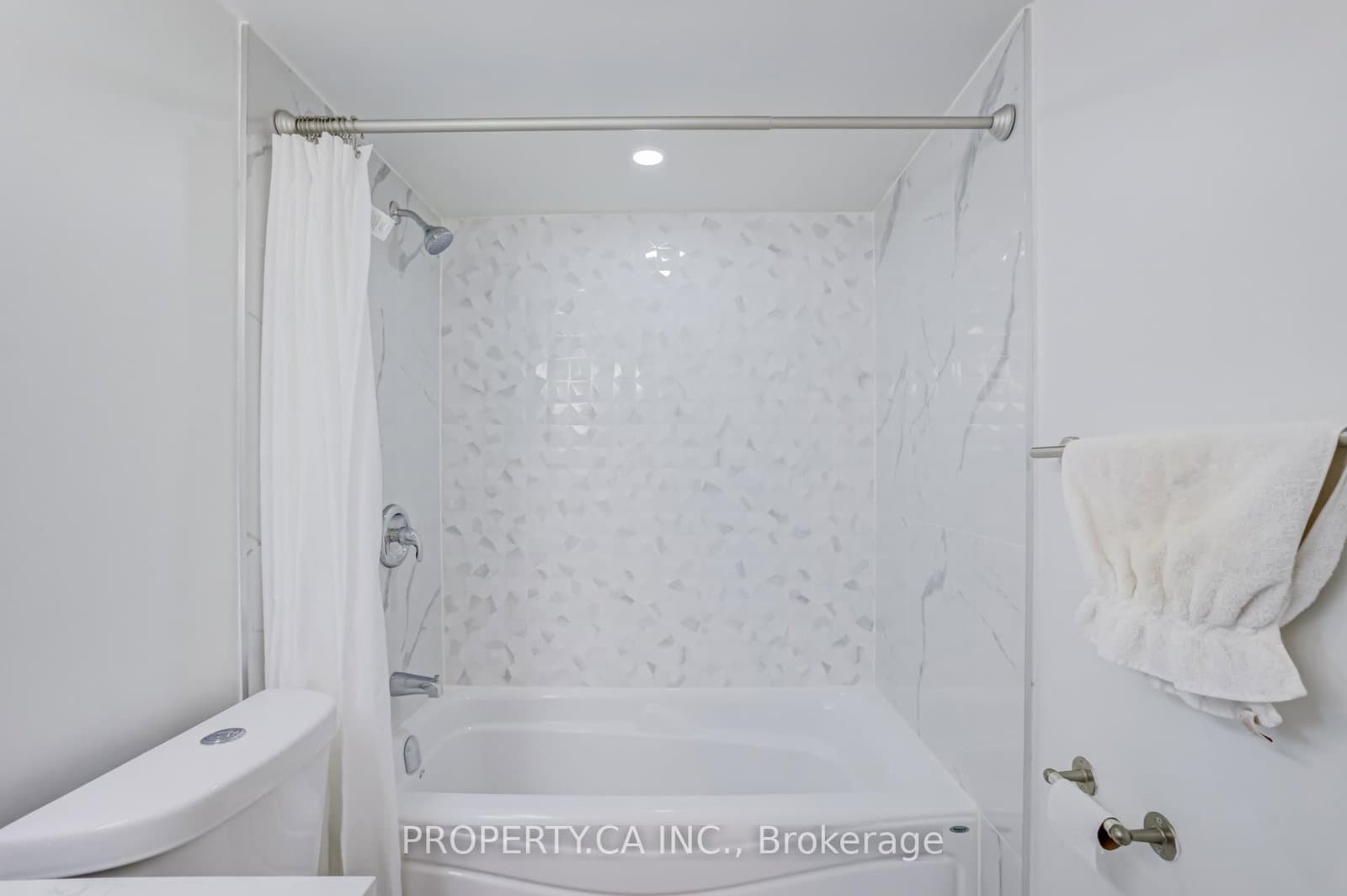 966 Inverhouse Drive, Unit 109 thumbnail 12