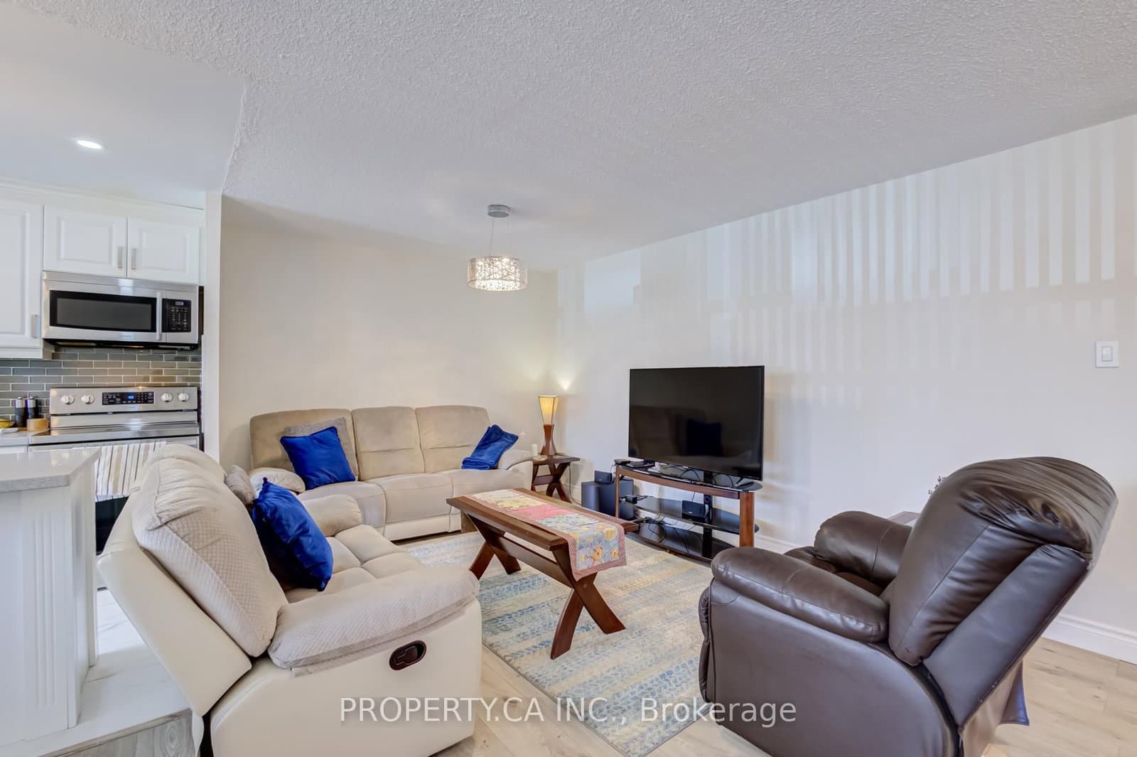 966 Inverhouse Drive, Unit 109 thumbnail 2
