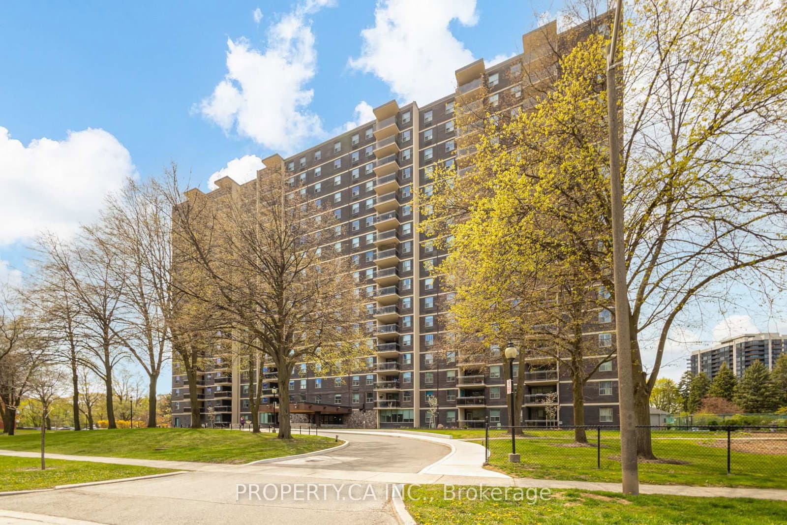 966 Inverhouse Drive, Unit 109 thumbnail 35