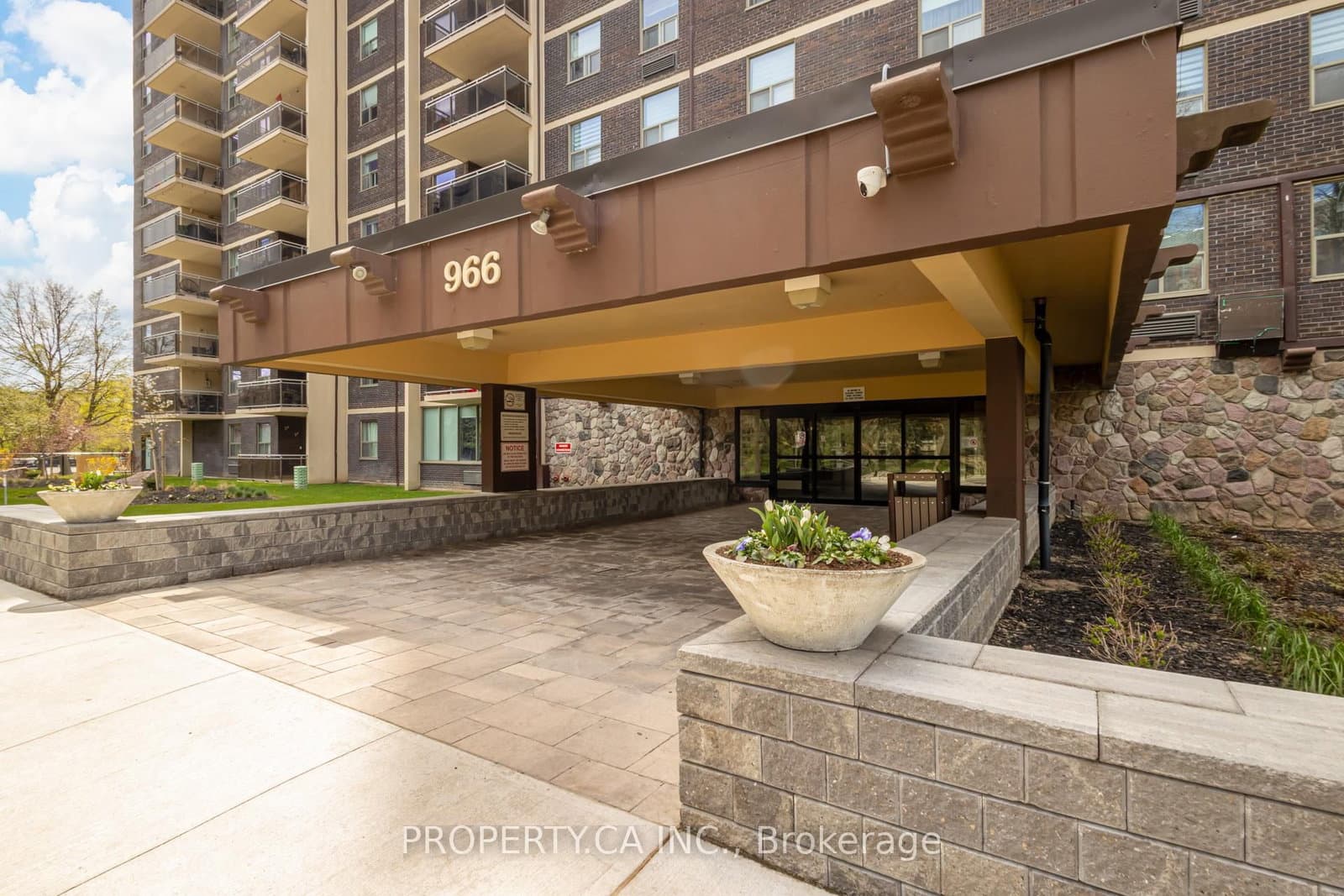 966 Inverhouse Drive, Unit 109 thumbnail 36