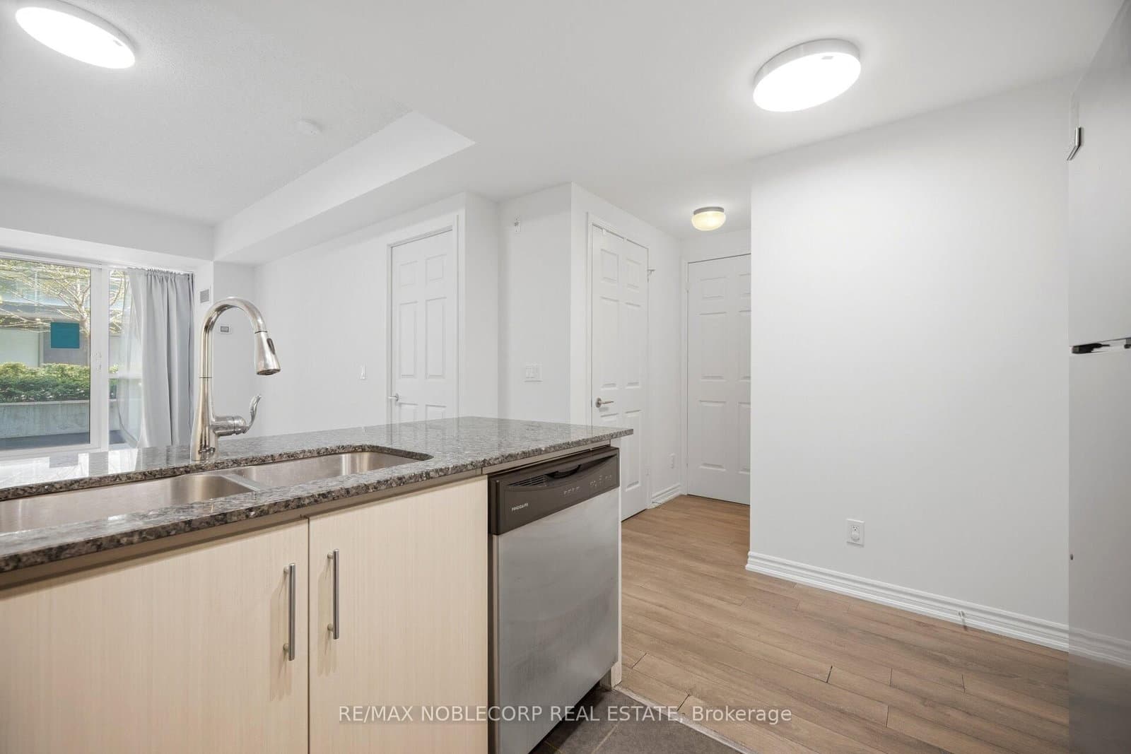 15 James Finlay Way, Unit 624 thumbnail 12