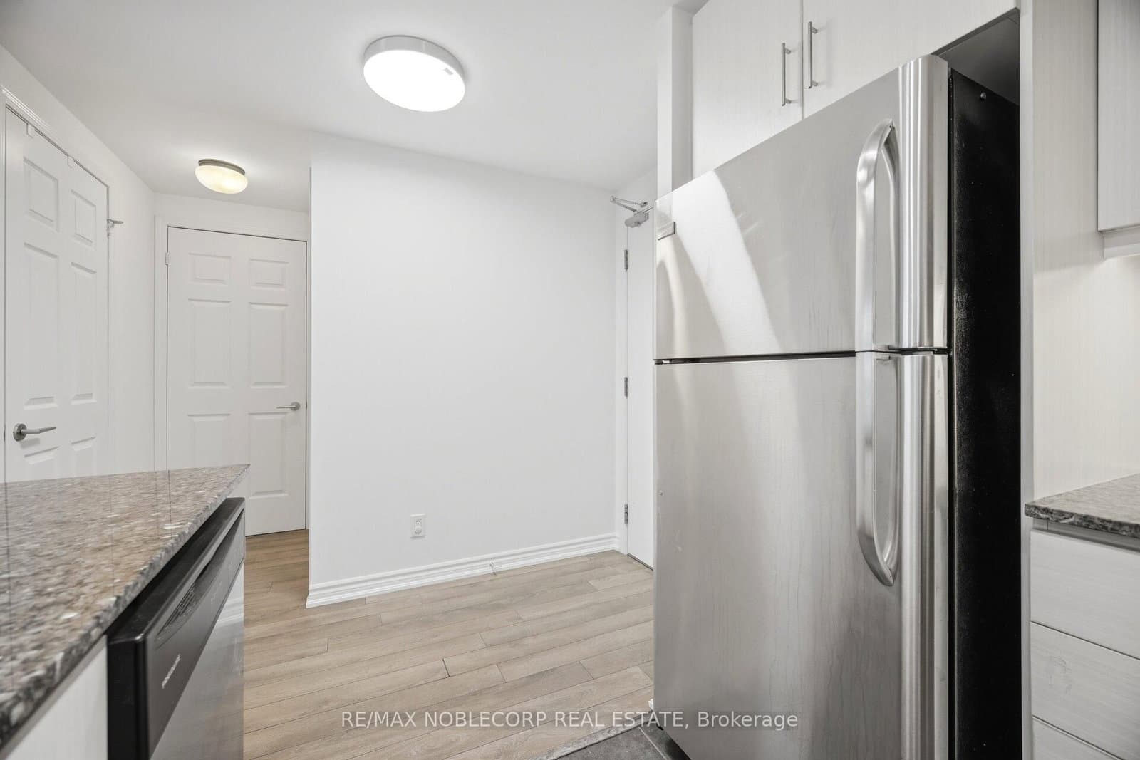 15 James Finlay Way, Unit 624 thumbnail 13