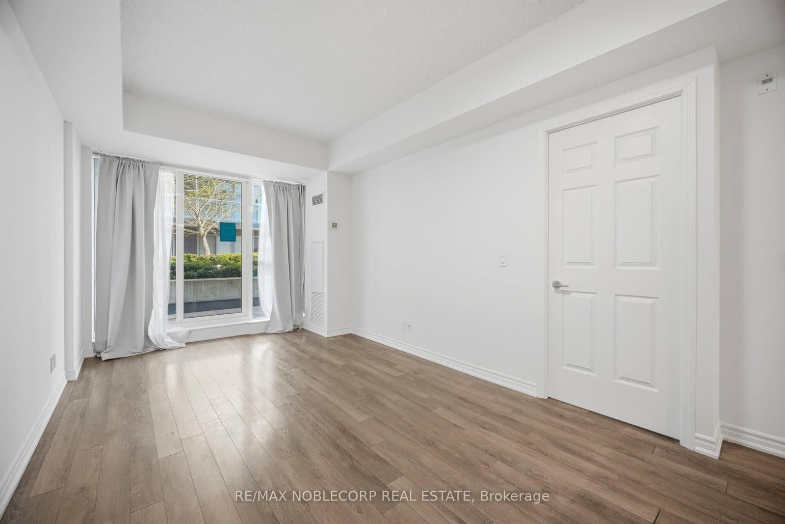 15 James Finlay Way, Unit 624 thumbnail 19