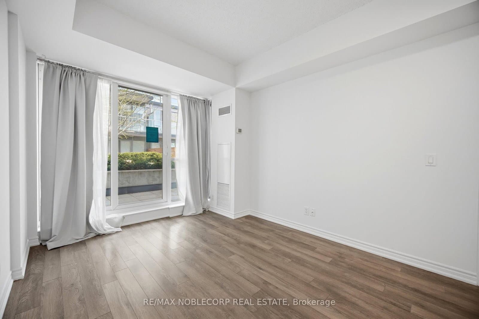 15 James Finlay Way, Unit 624 thumbnail 21
