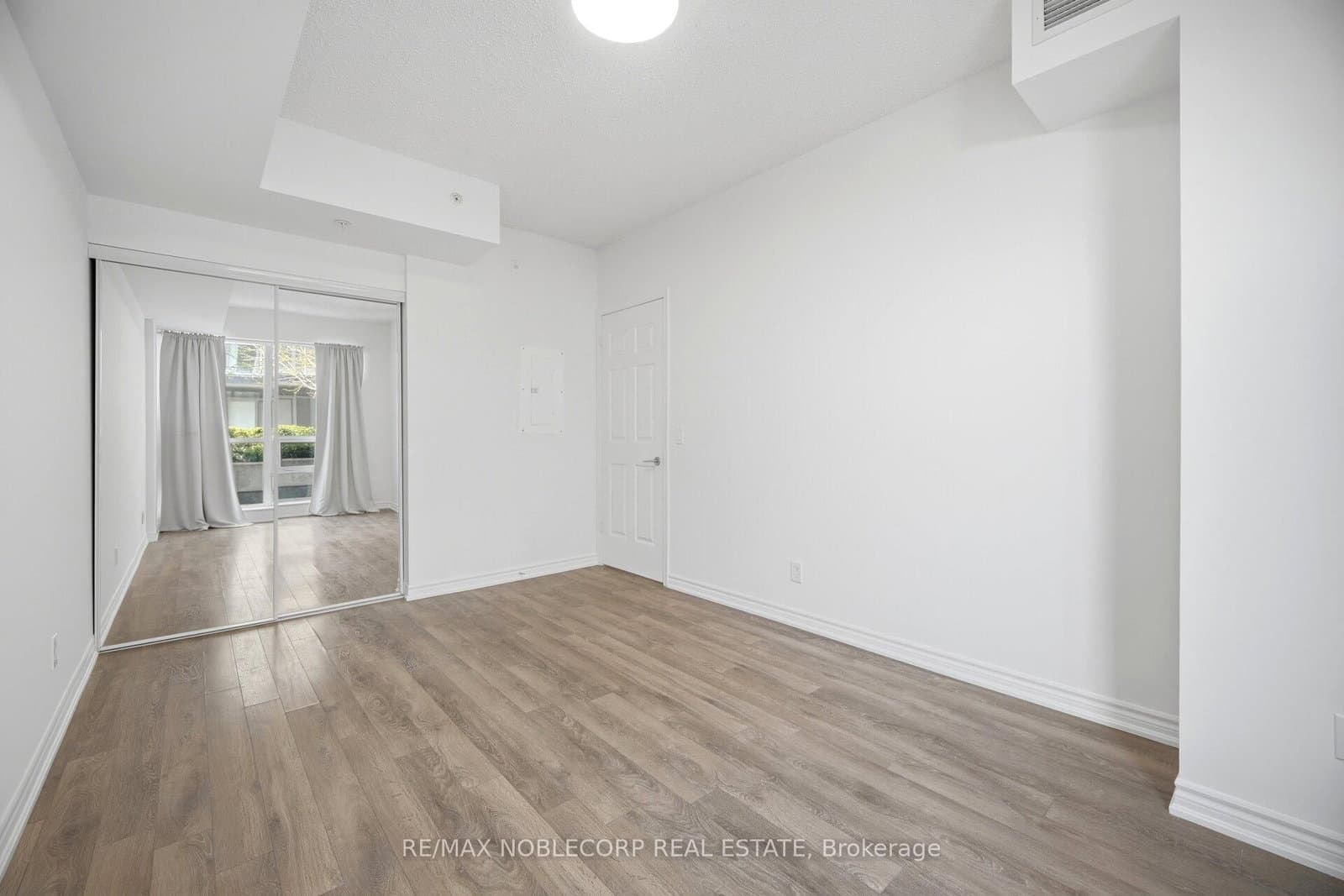 15 James Finlay Way, Unit 624 thumbnail 30
