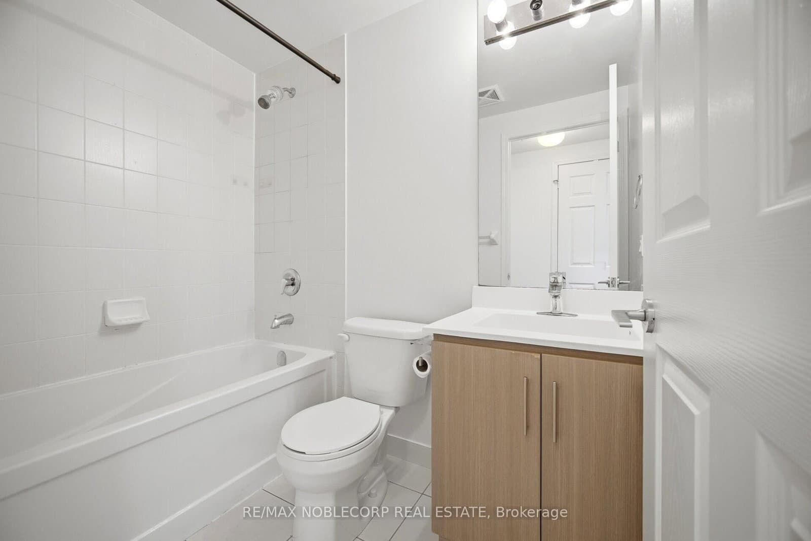 15 James Finlay Way, Unit 624 thumbnail 31