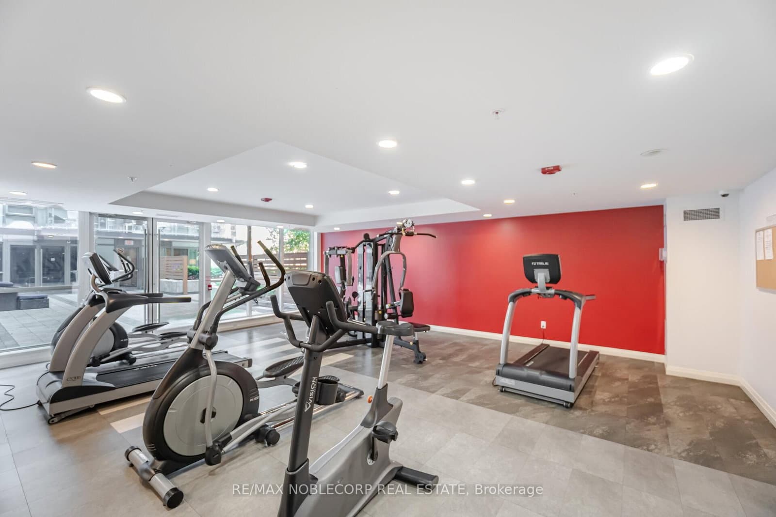 15 James Finlay Way, Unit 624 thumbnail 37