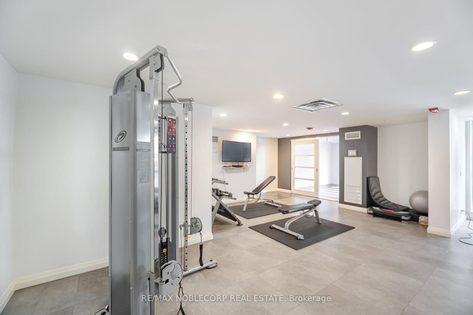 15 James Finlay Way, Unit 624 thumbnail 38