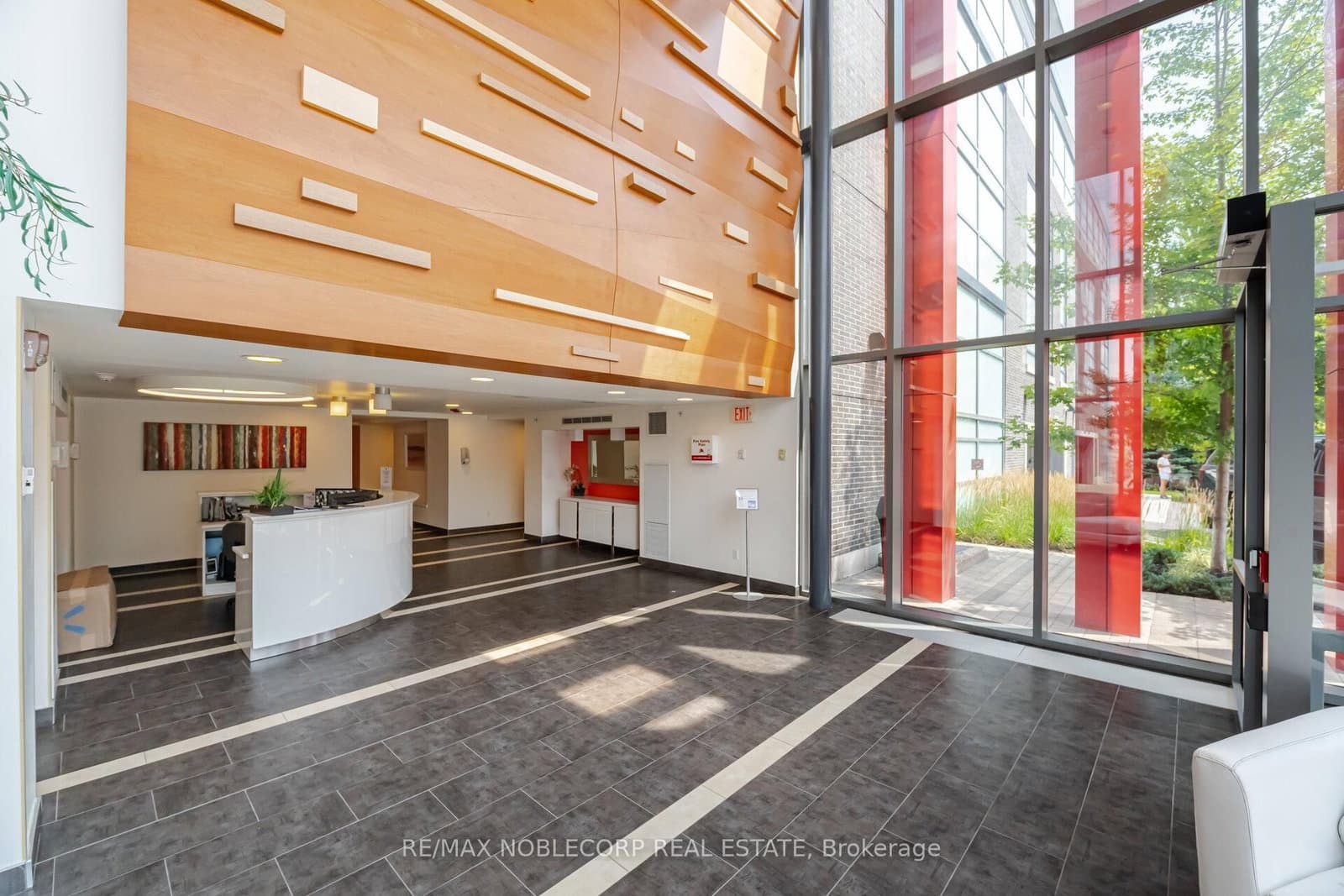 15 James Finlay Way, Unit 624 thumbnail 4