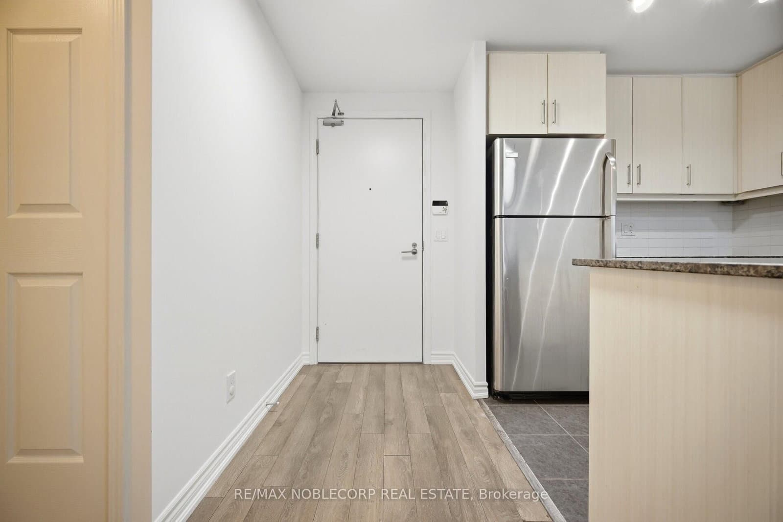 15 James Finlay Way, Unit 624 thumbnail 6