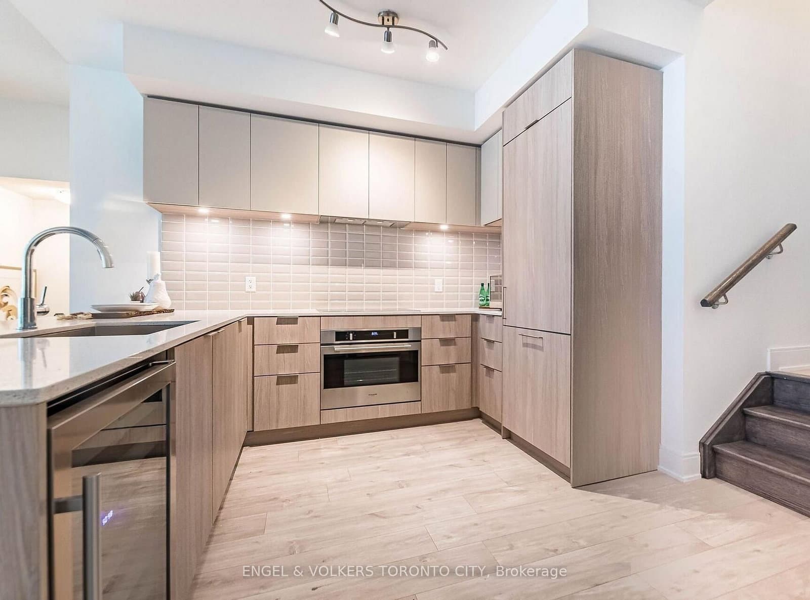 70 Annie Craig Drive, Unit TH104 thumbnail 10