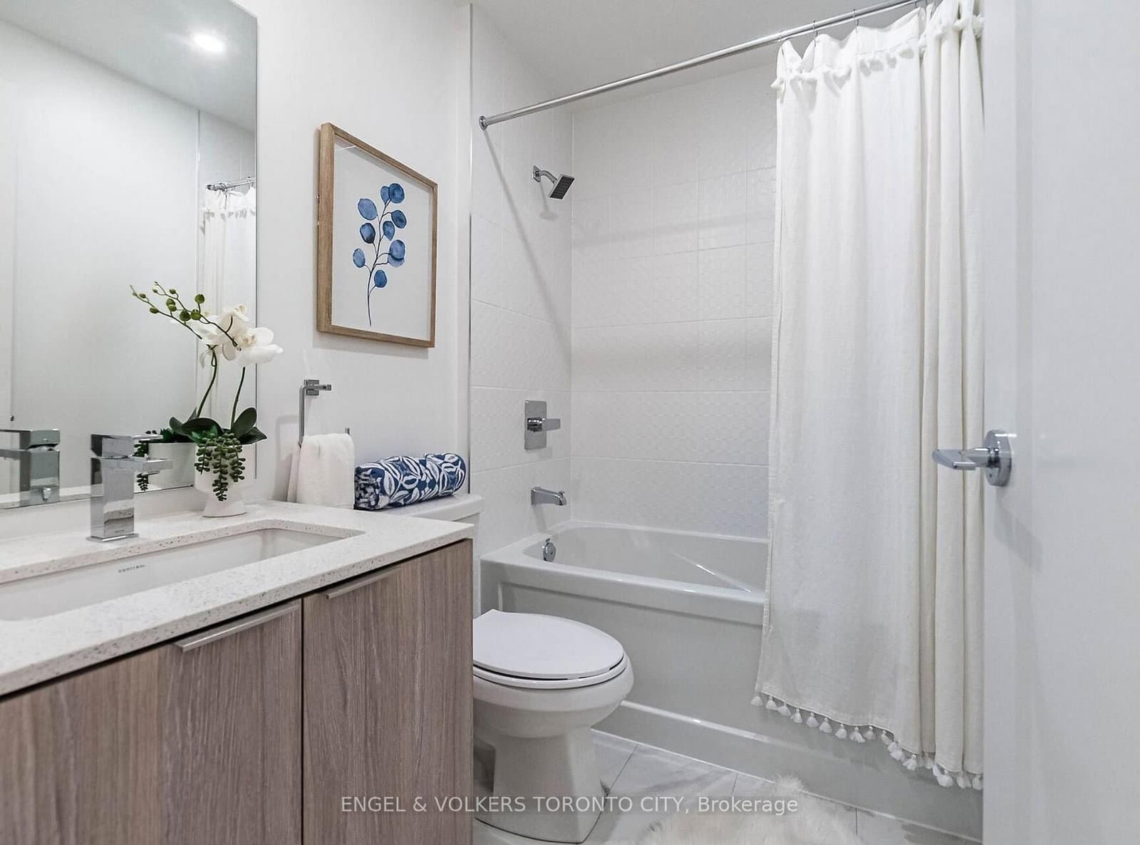 70 Annie Craig Drive, Unit TH104 thumbnail 15