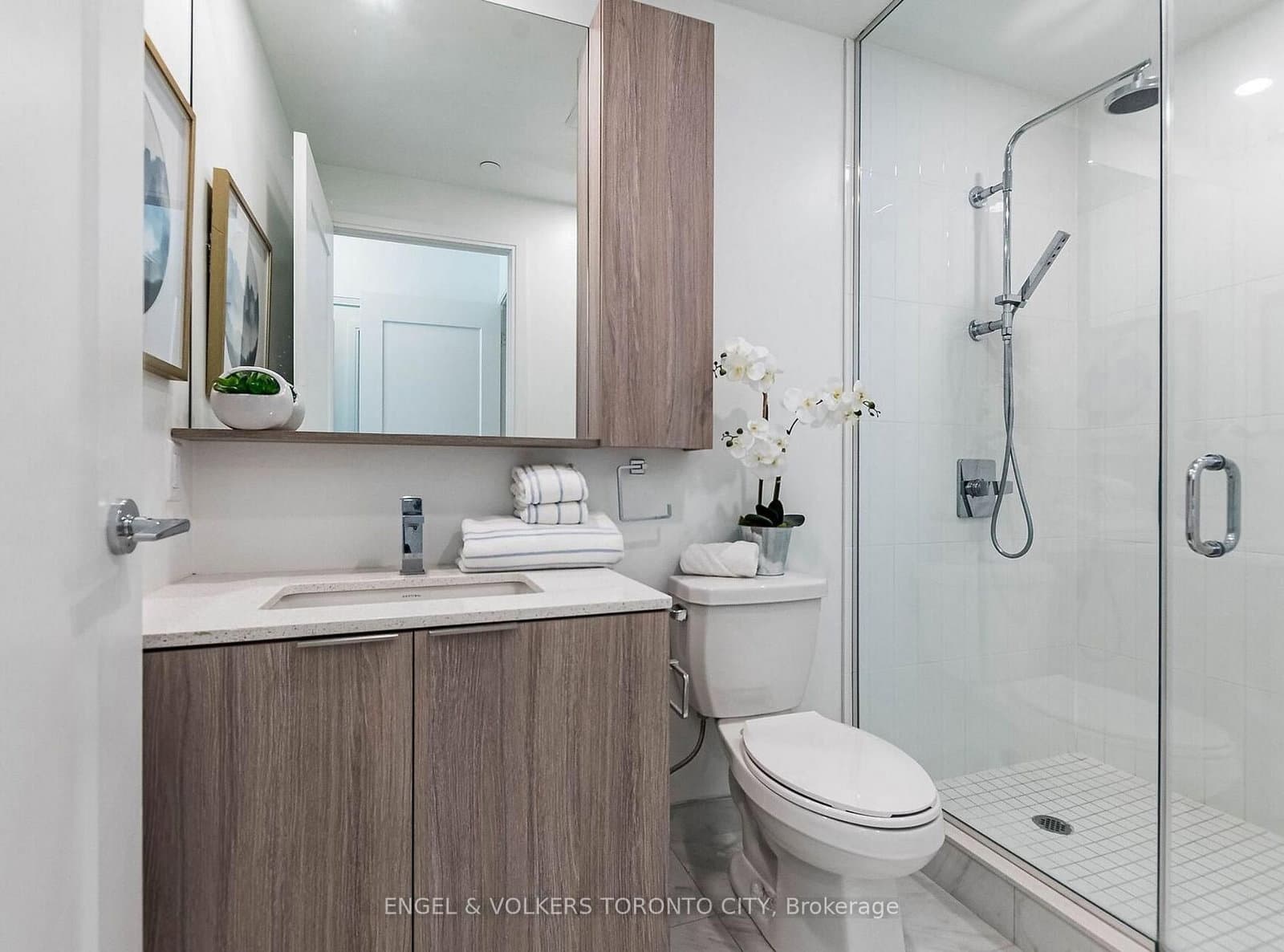 70 Annie Craig Drive, Unit TH104 thumbnail 18