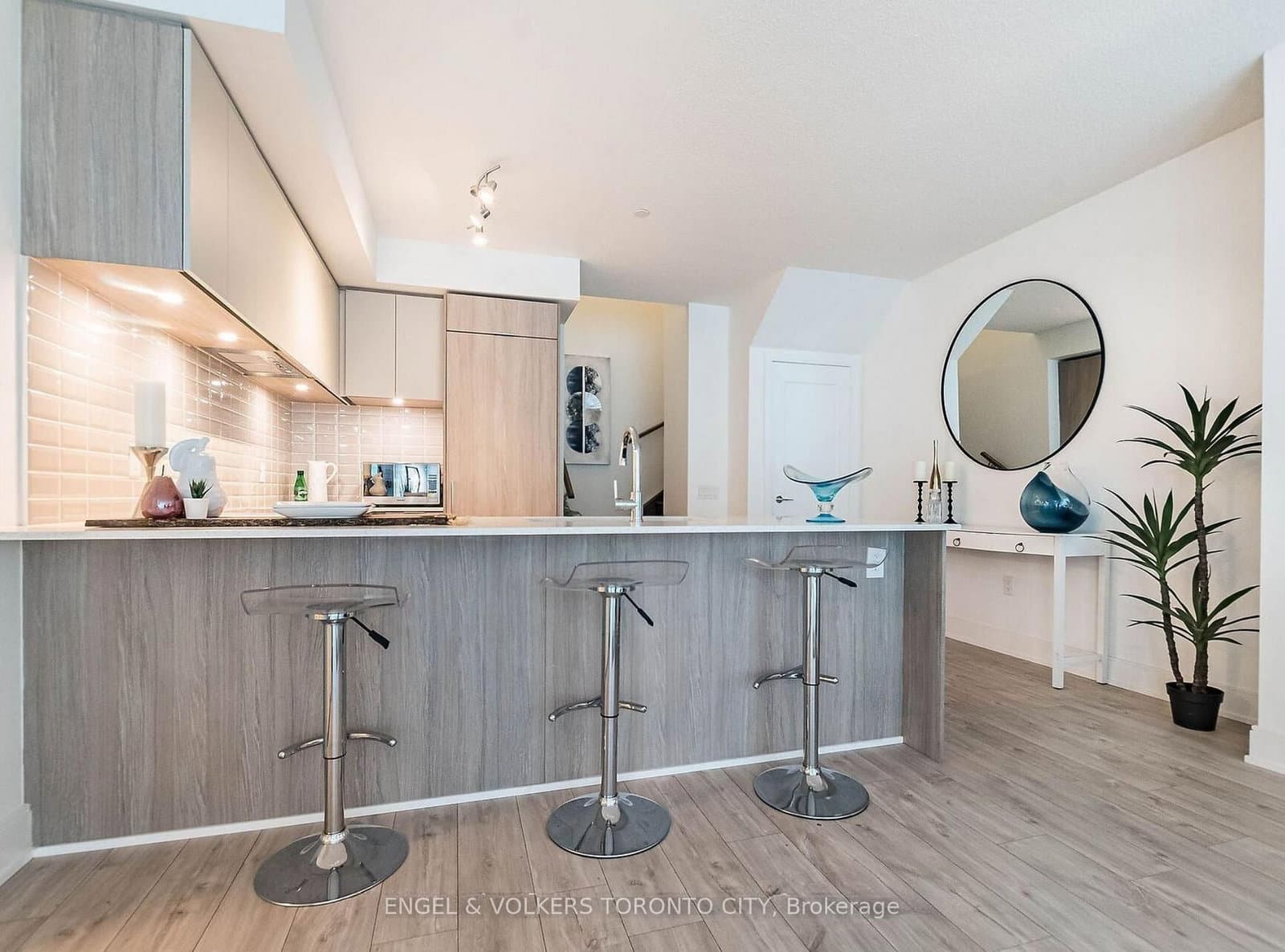 70 Annie Craig Drive, Unit TH104 thumbnail 6