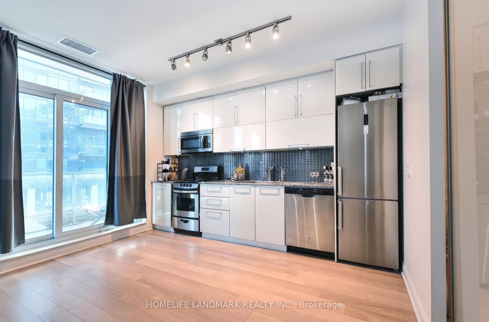 80 Marine Parade Drive, Unit 227 thumbnail 3