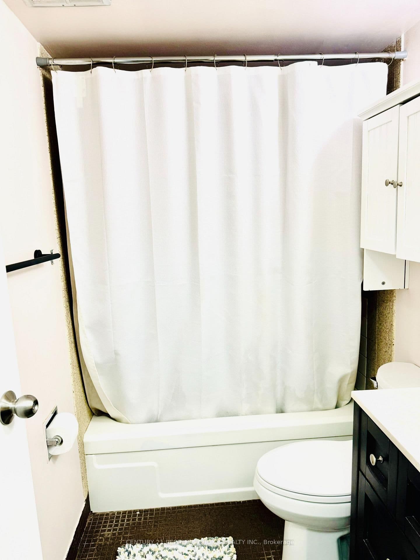 21 Knightsbridge Road, Unit 1205 thumbnail 10