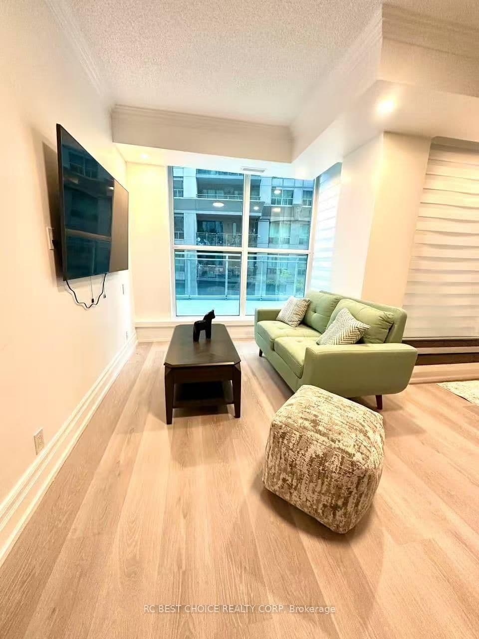 2067 Lake Shore Boulevard W, Unit 203 thumbnail 2