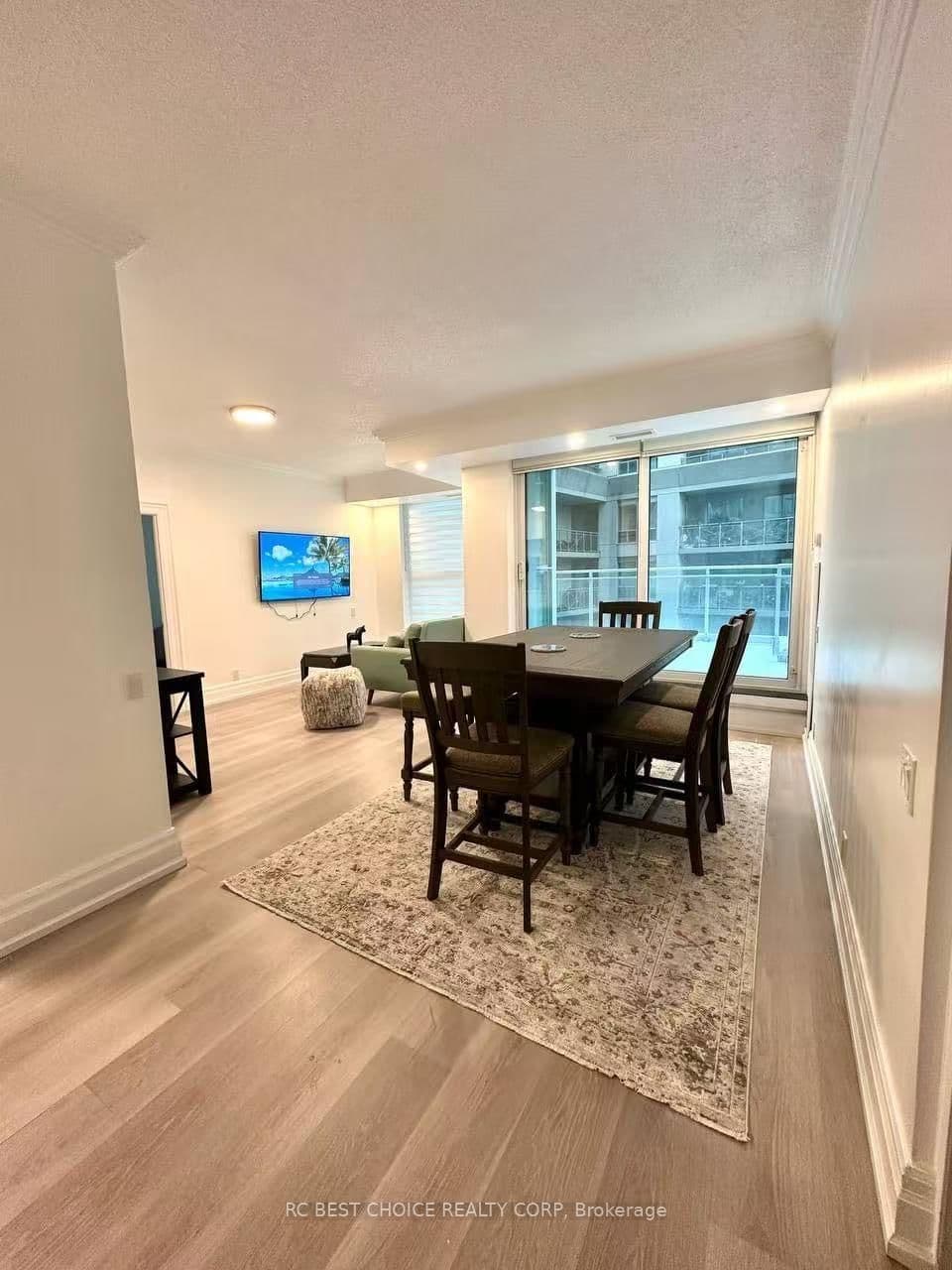 2067 Lake Shore Boulevard W, Unit 203 thumbnail 4