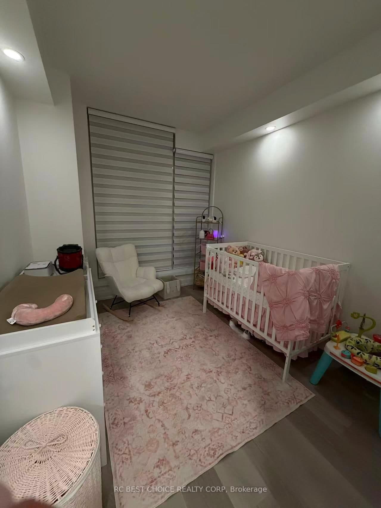 2067 Lake Shore Boulevard W, Unit 203 thumbnail 7