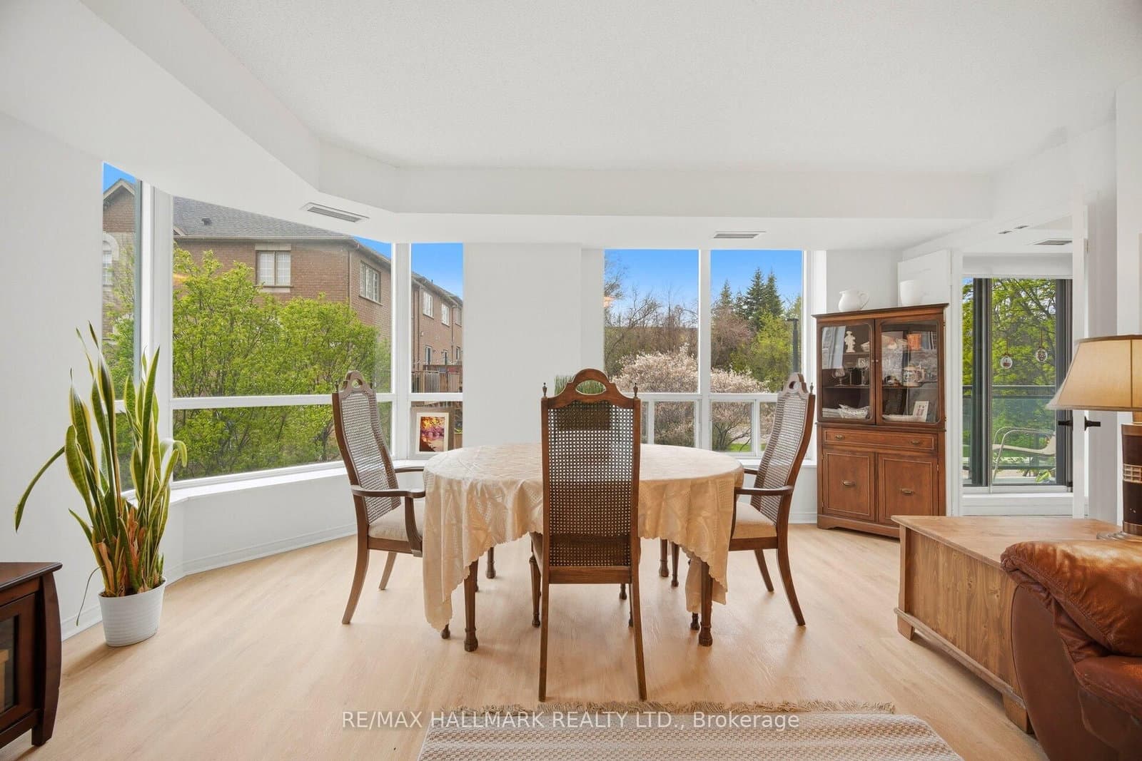 190 Manitoba Street, Unit 209 thumbnail 11