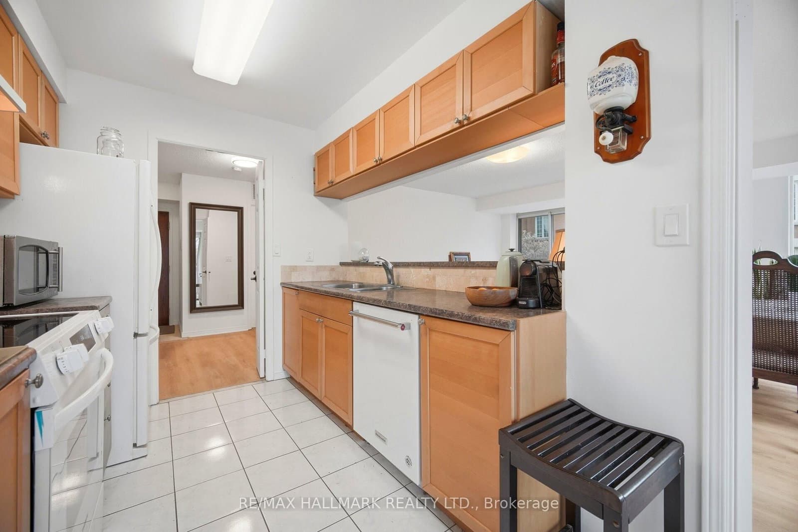 190 Manitoba Street, Unit 209 thumbnail 15