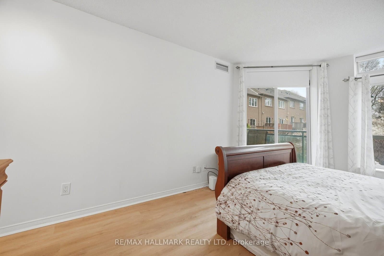 190 Manitoba Street, Unit 209 thumbnail 18