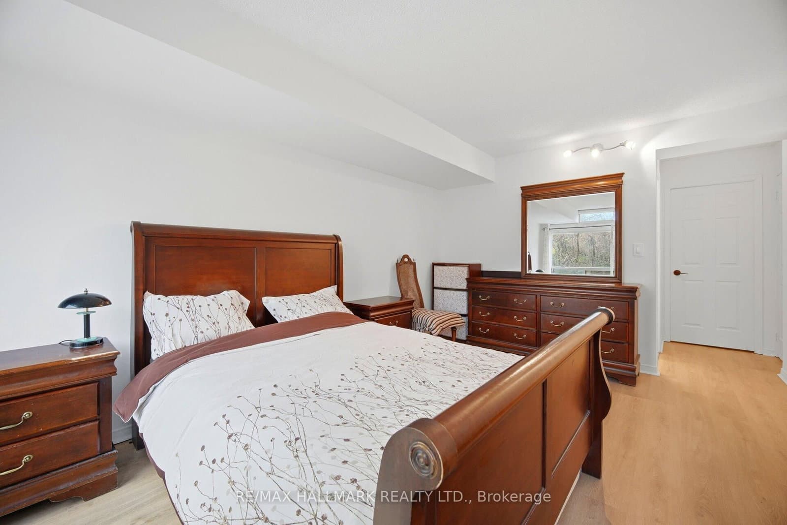 190 Manitoba Street, Unit 209 thumbnail 19