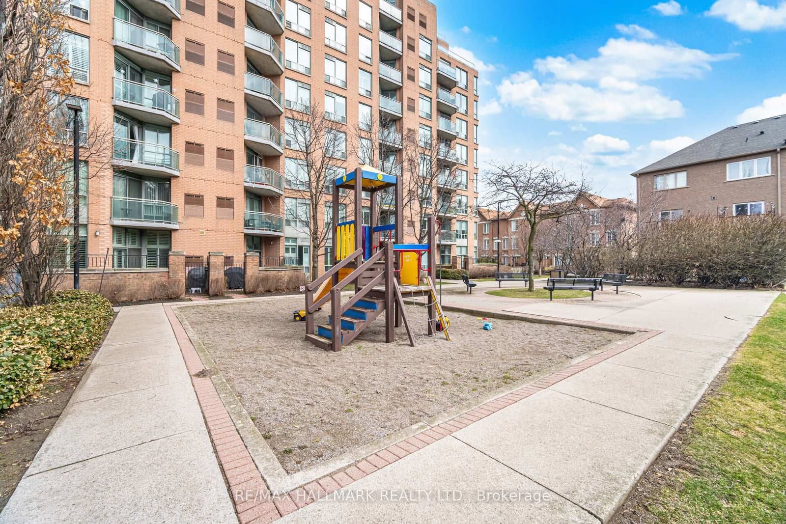 190 Manitoba Street, Unit 209 thumbnail 2