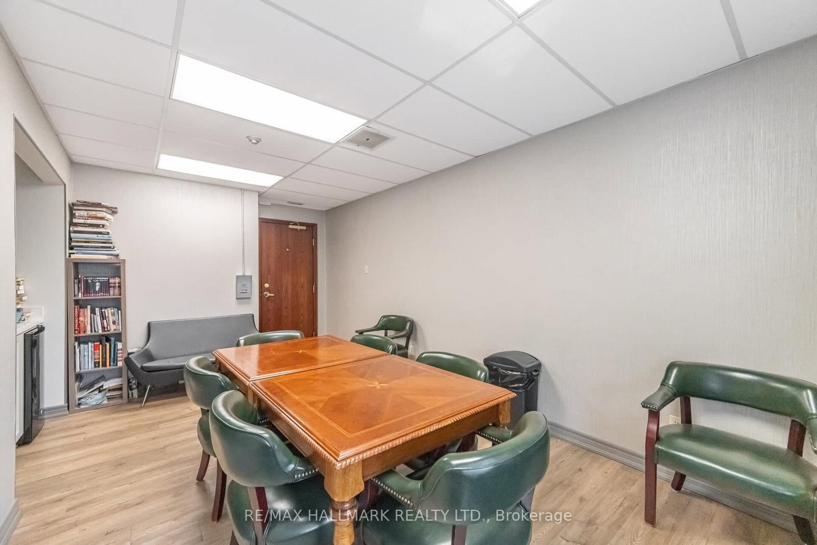 190 Manitoba Street, Unit 209 thumbnail 32