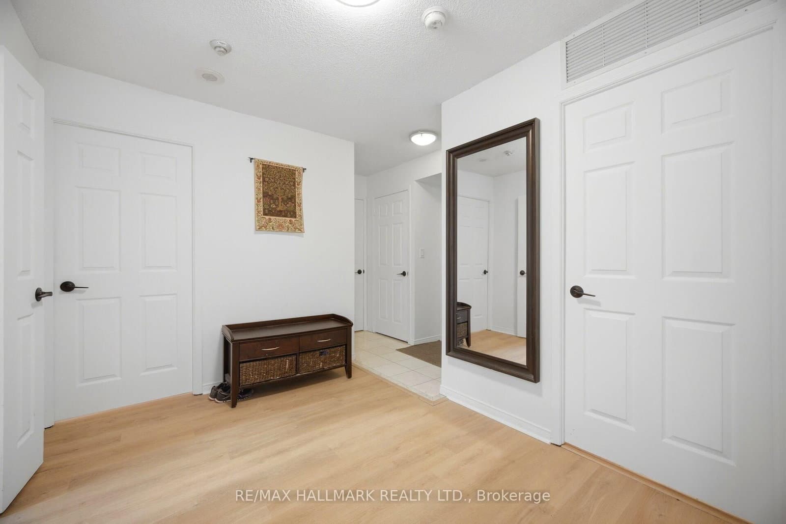 190 Manitoba Street, Unit 209 thumbnail 6
