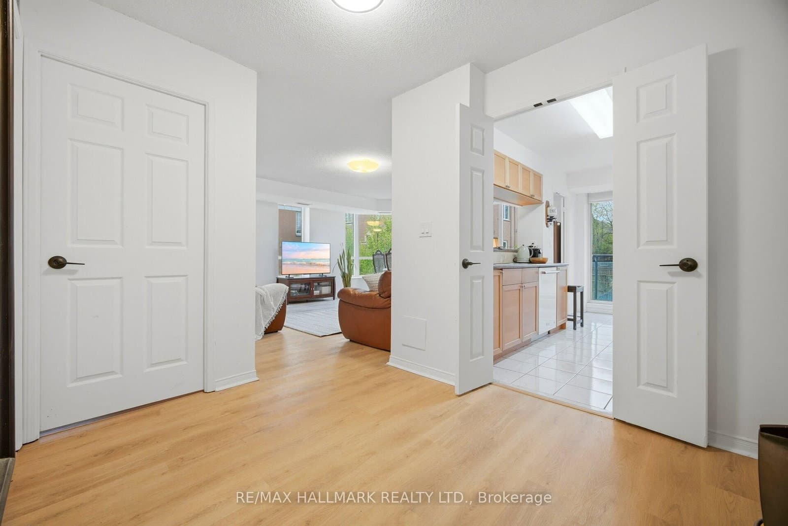 190 Manitoba Street, Unit 209 thumbnail 7