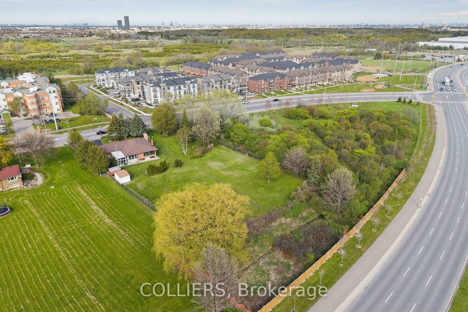 9186 Goreway Drive thumbnail 2
