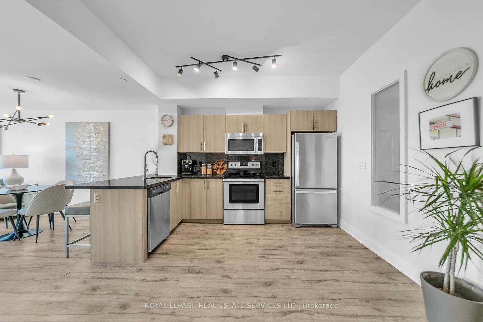 16 Mcadam Avenue, Unit 408 thumbnail 17