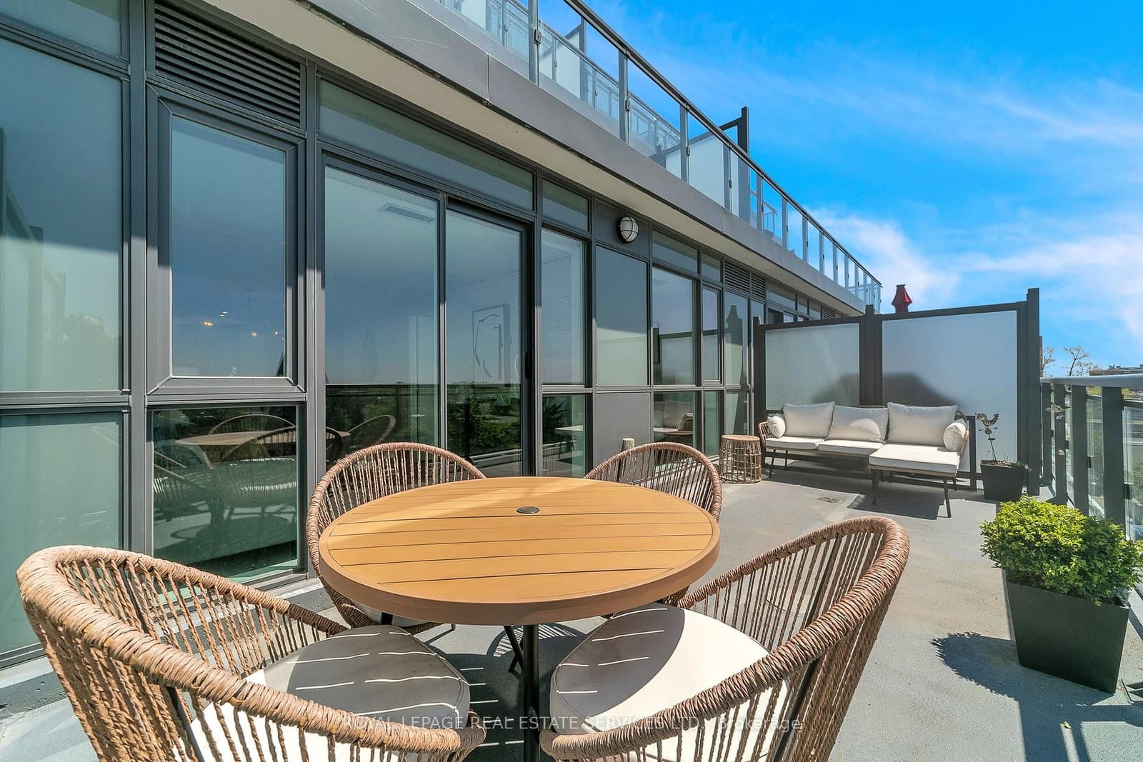 16 Mcadam Avenue, Unit 408 thumbnail 3
