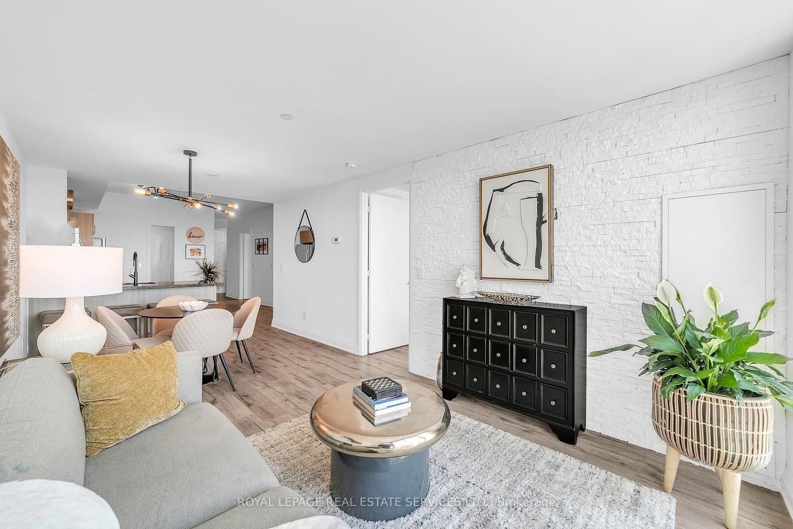 16 Mcadam Avenue, Unit 408 thumbnail 6