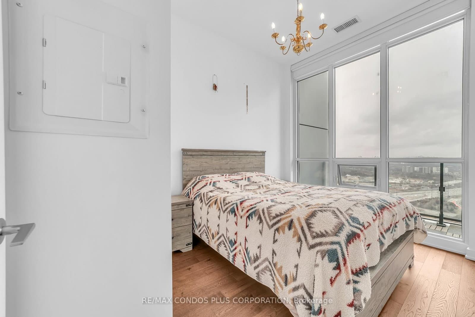 2212 Lake Shore Boulevard W, Unit PH08 thumbnail 10