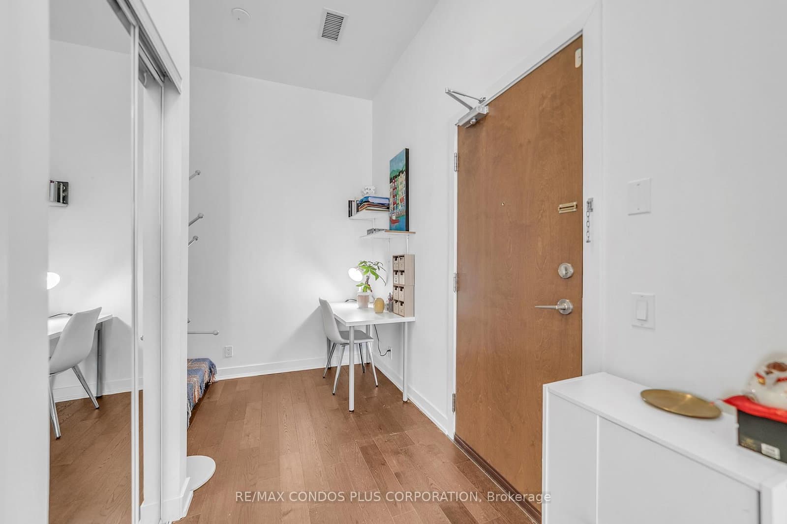 2212 Lake Shore Boulevard W, Unit PH08 thumbnail 3