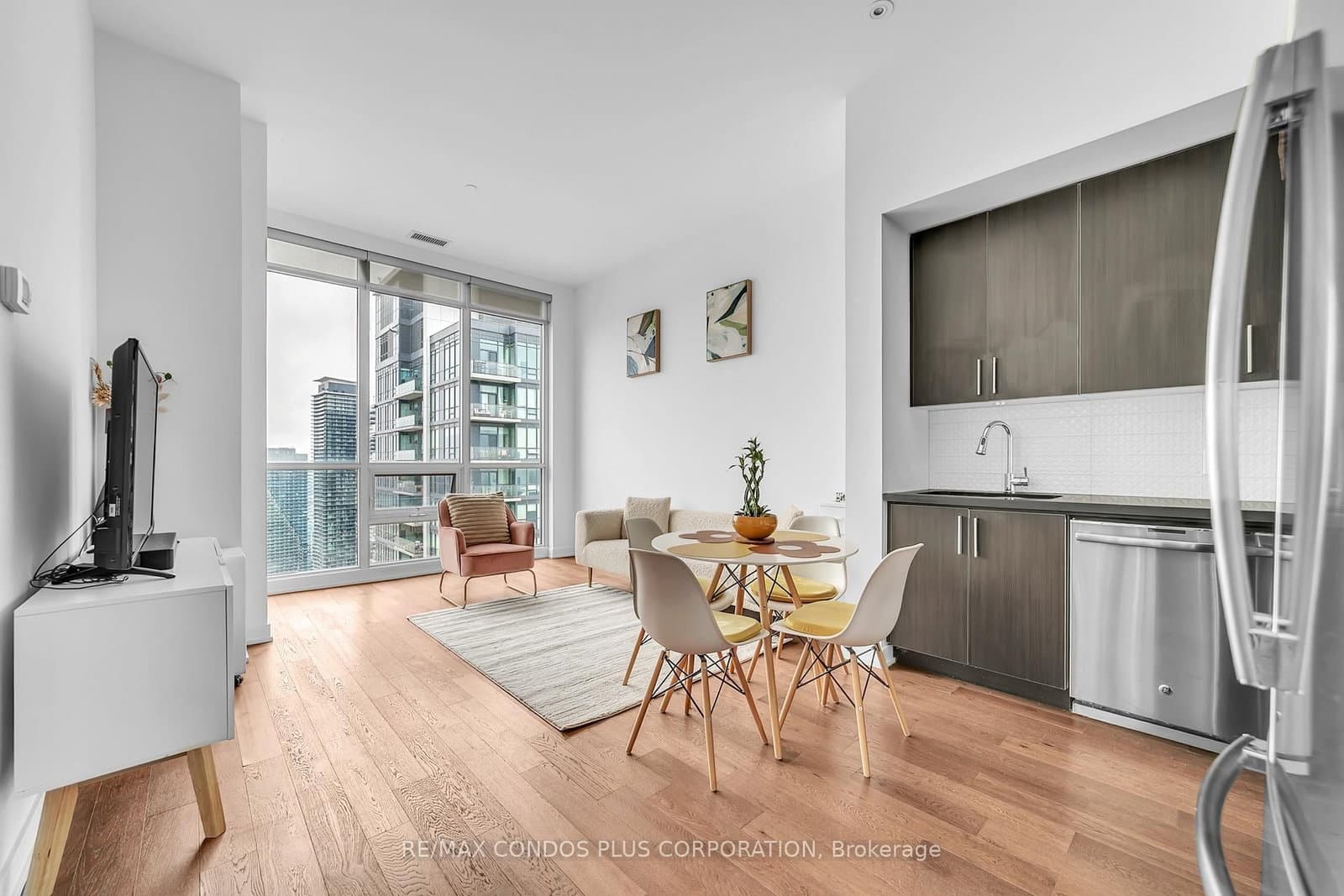 2212 Lake Shore Boulevard W, Unit PH08 thumbnail 5