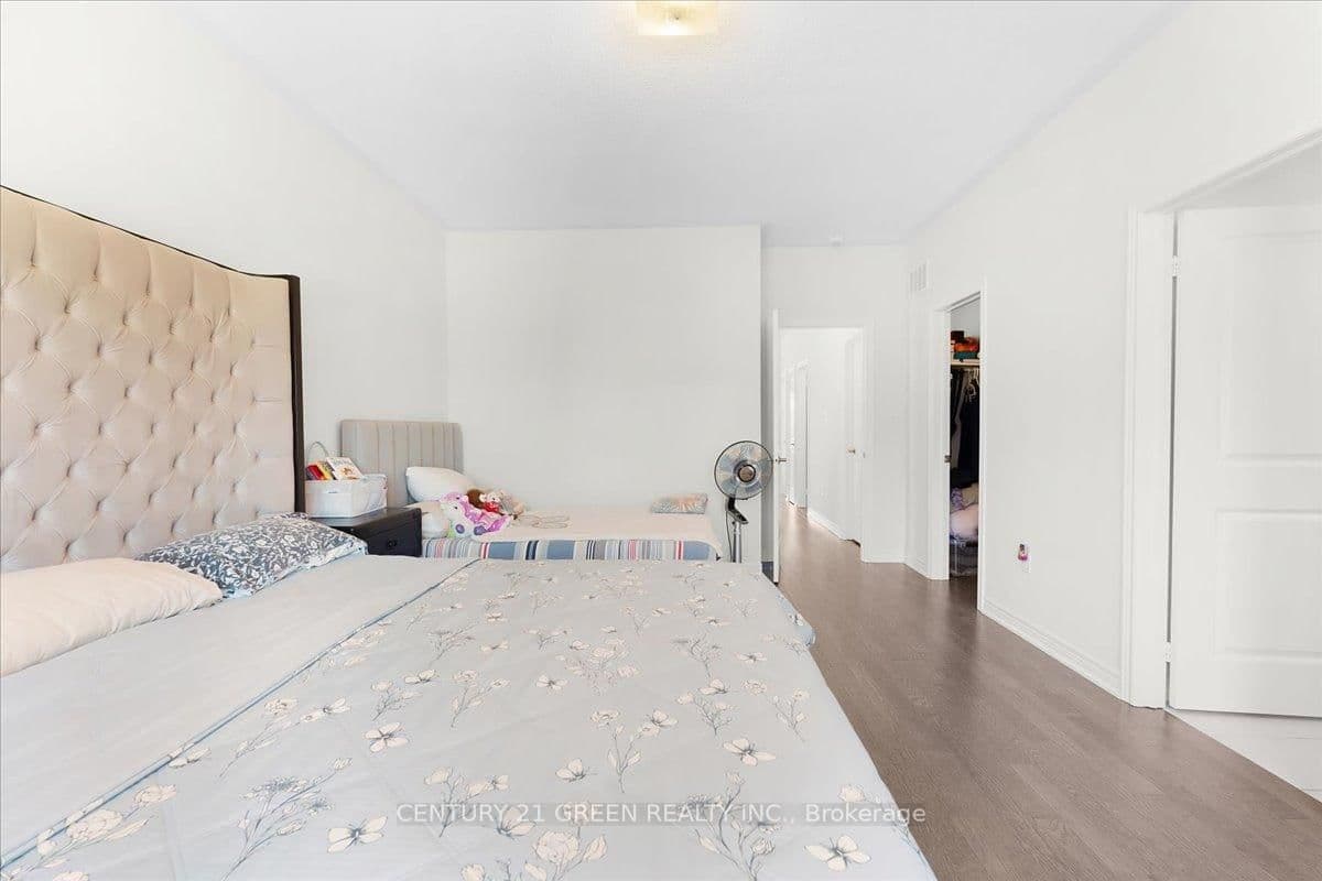 384 Kennedy Circle W thumbnail 21