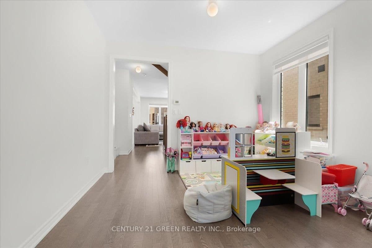 384 Kennedy Circle W thumbnail 7
