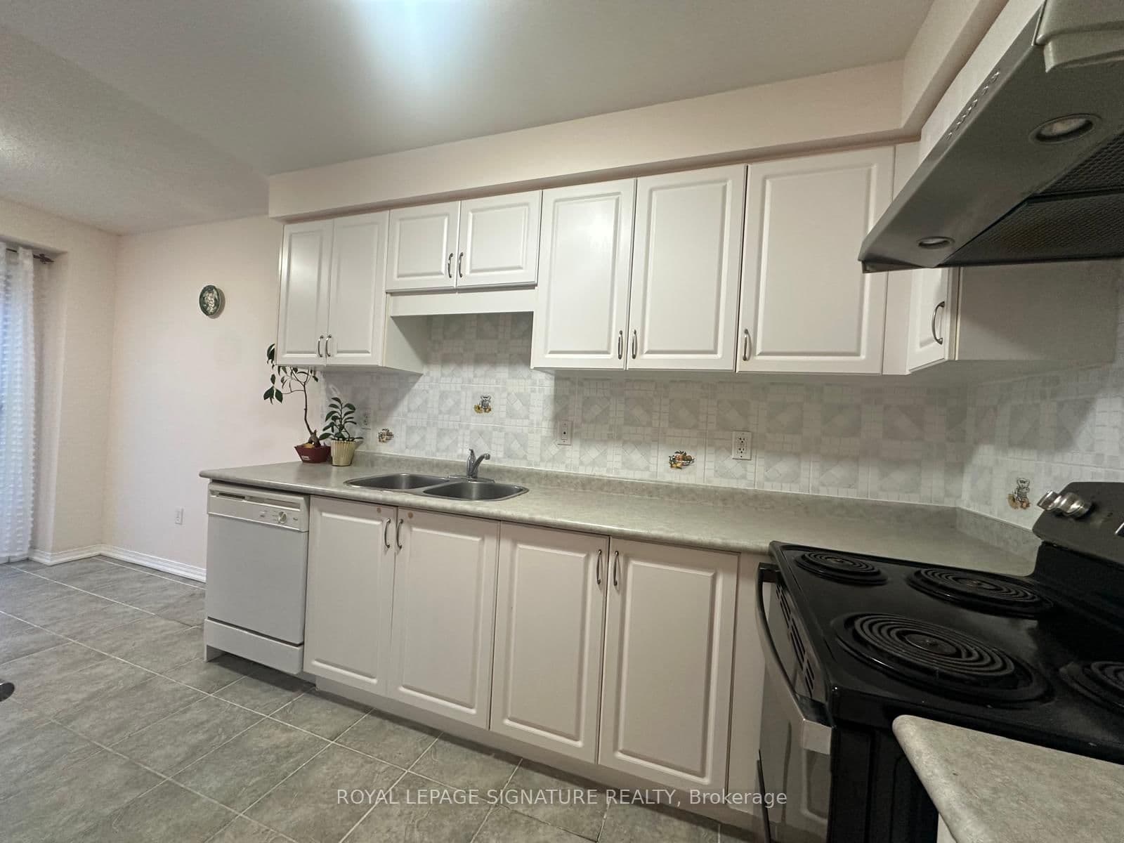 28 Pompano Place thumbnail 9
