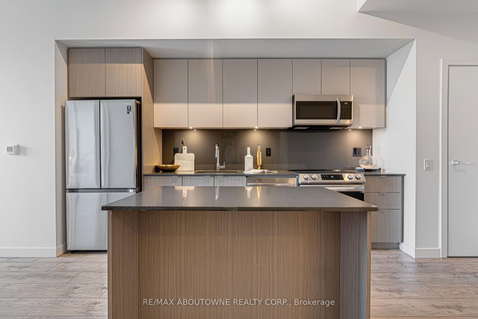 125 Bronte Road, Unit A0309 thumbnail 4