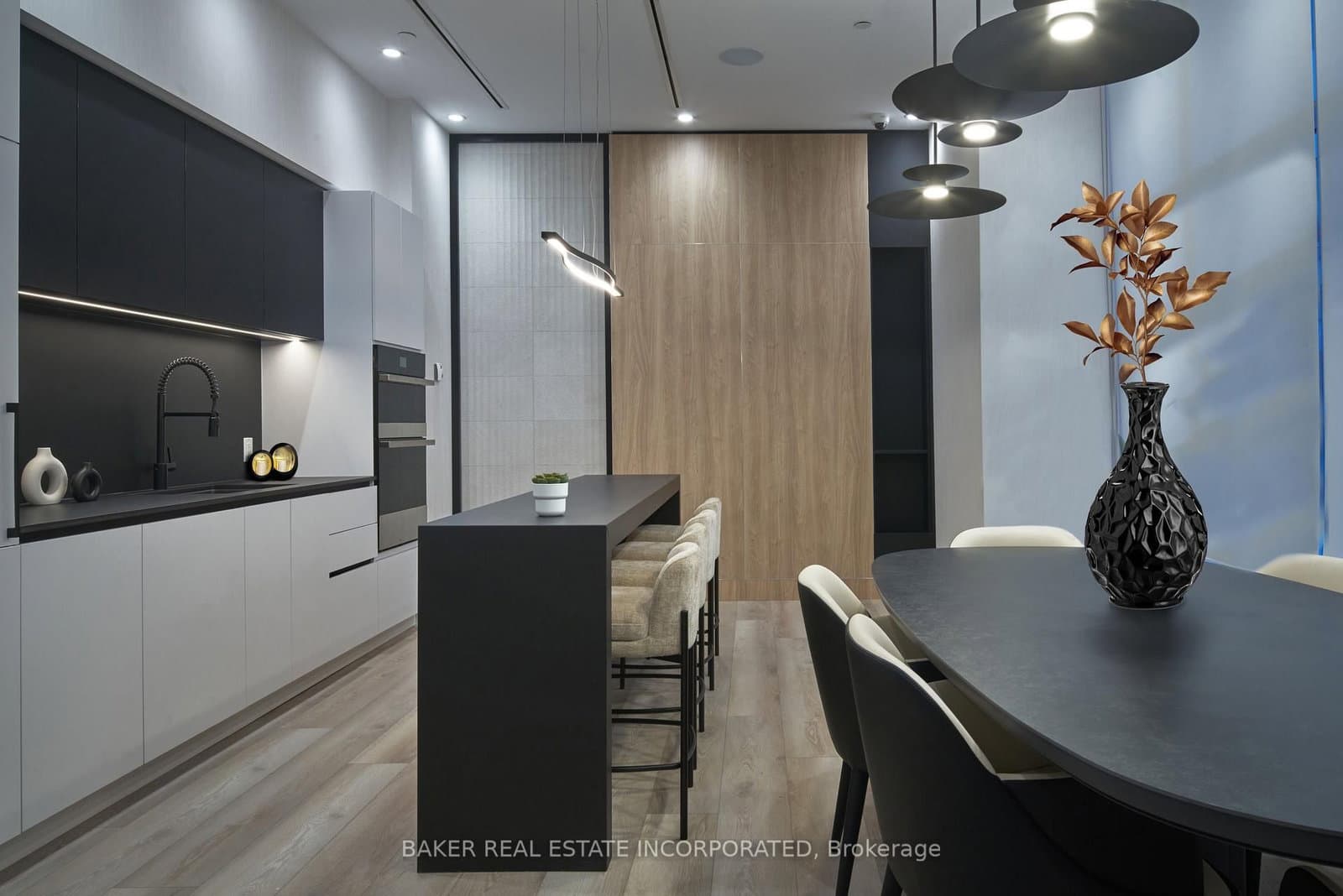 498 Plains Road E, Unit TH06 thumbnail 6
