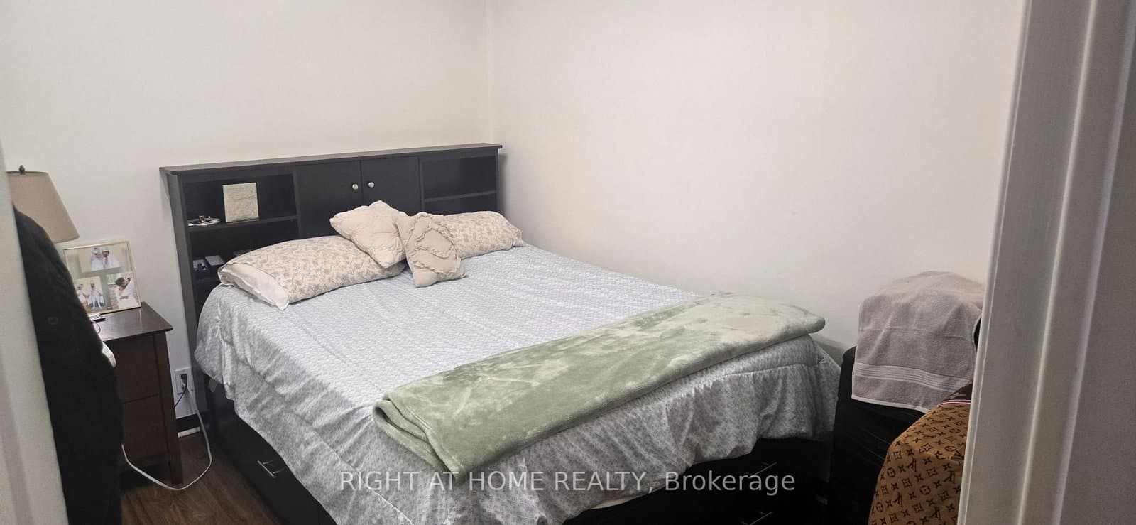 553 Rogers Road thumbnail 22