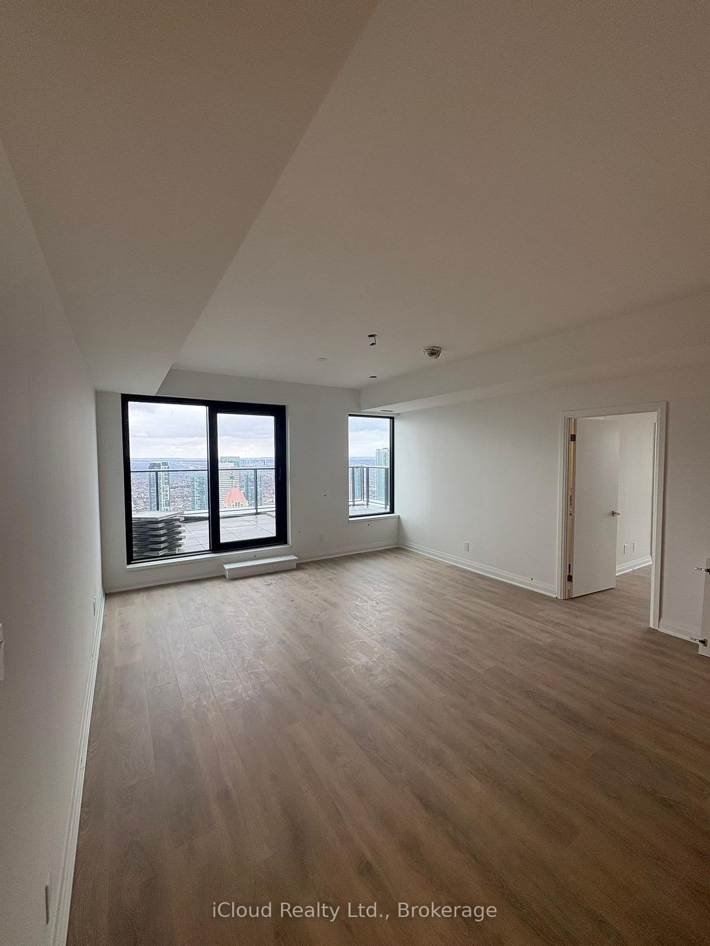4015 The Exchange, Unit 4907 thumbnail 11