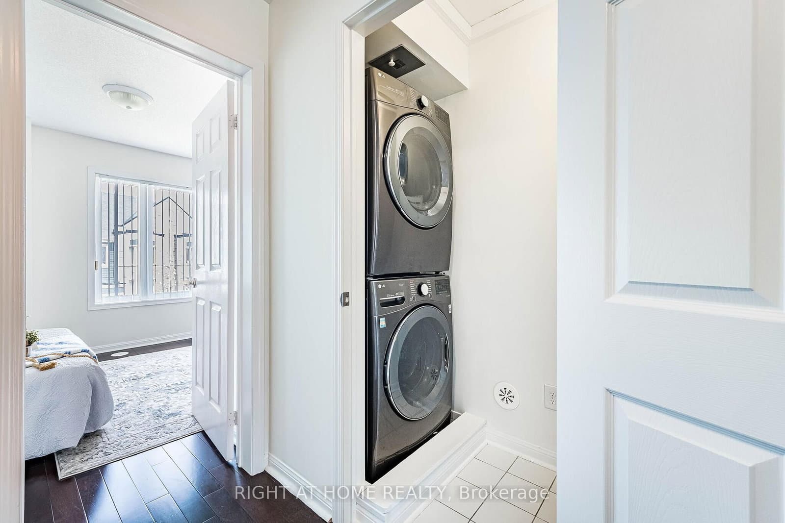 5650 Winston Churchill Boulevard W, Unit 73 thumbnail 39