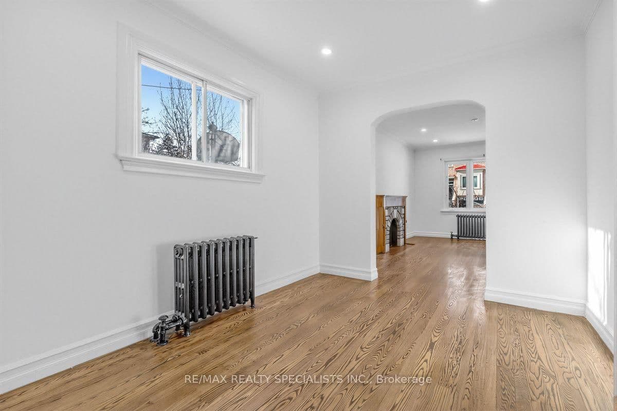 1035 Briar Hill Avenue, Unit Main & 2nd thumbnail 10