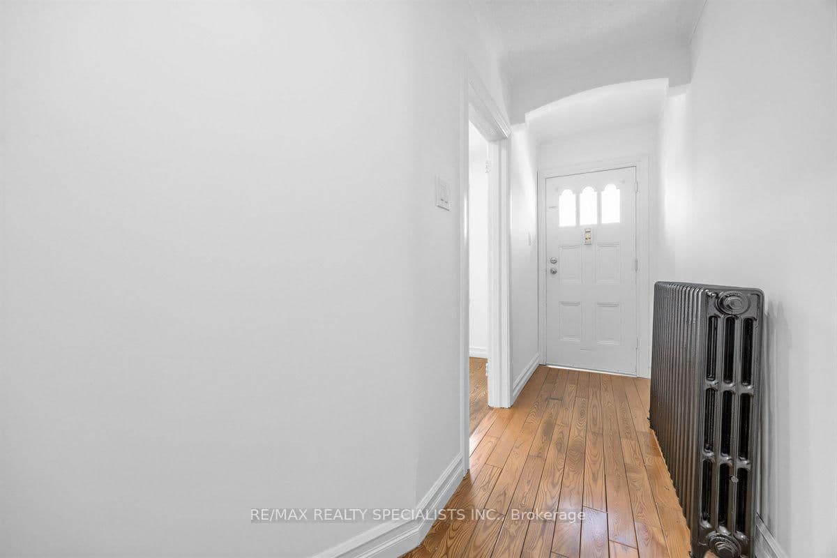 1035 Briar Hill Avenue, Unit Main & 2nd thumbnail 15