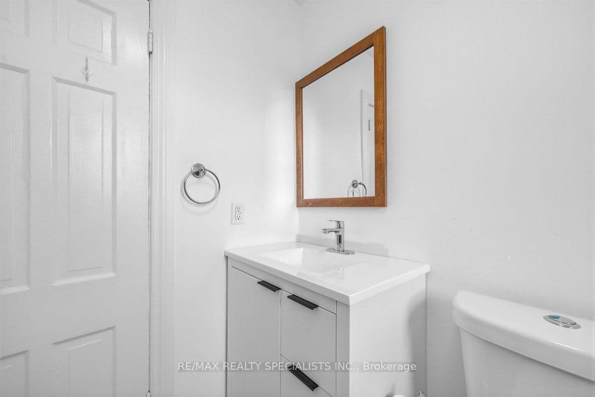 1035 Briar Hill Avenue, Unit Main & 2nd thumbnail 17