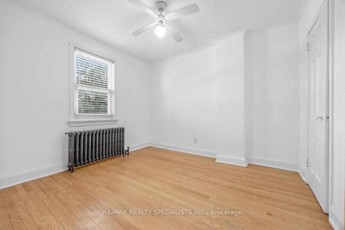 1035 Briar Hill Avenue, Unit Main & 2nd thumbnail 18